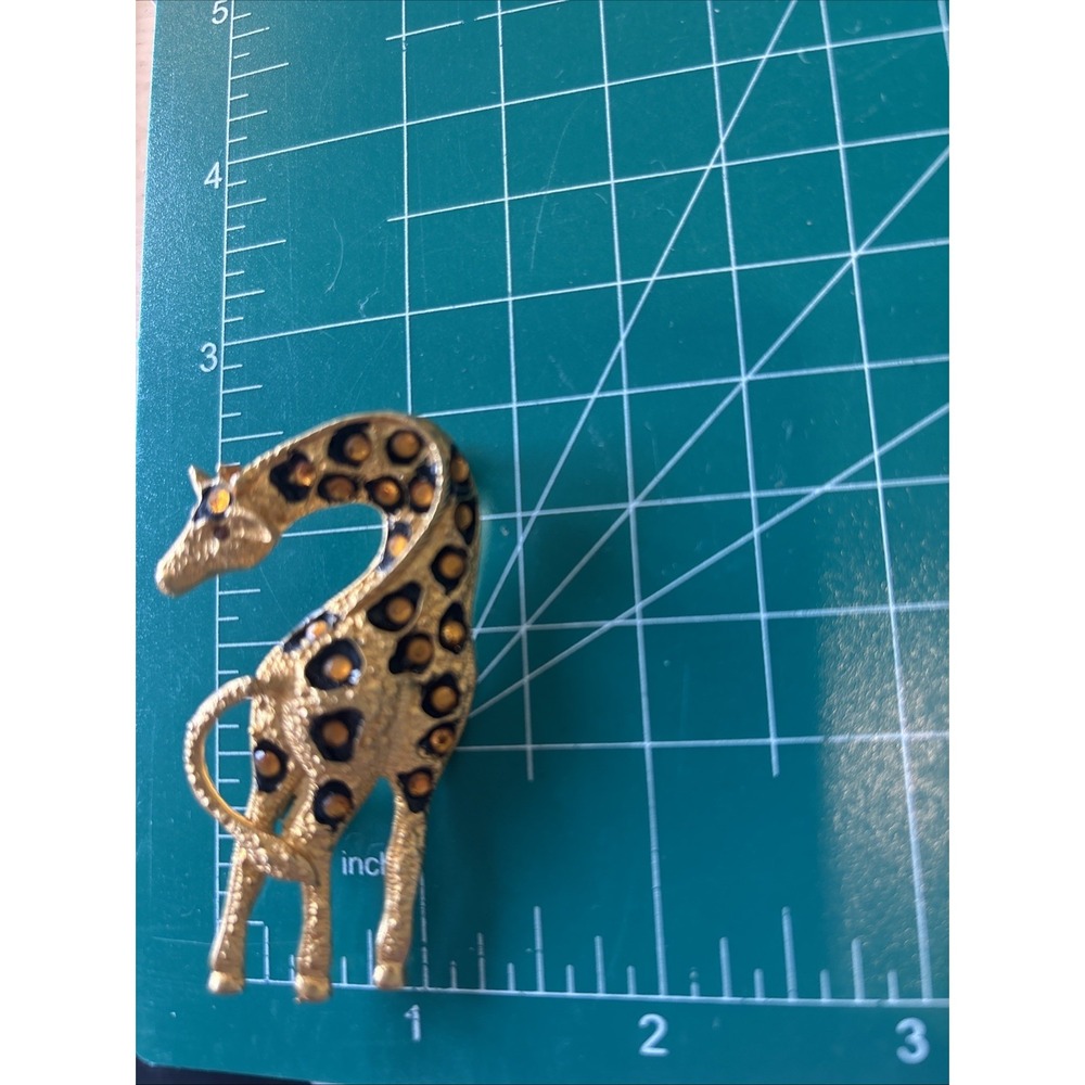 Vintage OFO Giraffe Brooch Enamel Inlaid Brush Gold Tone Signed Pin - Picture 5 of 5